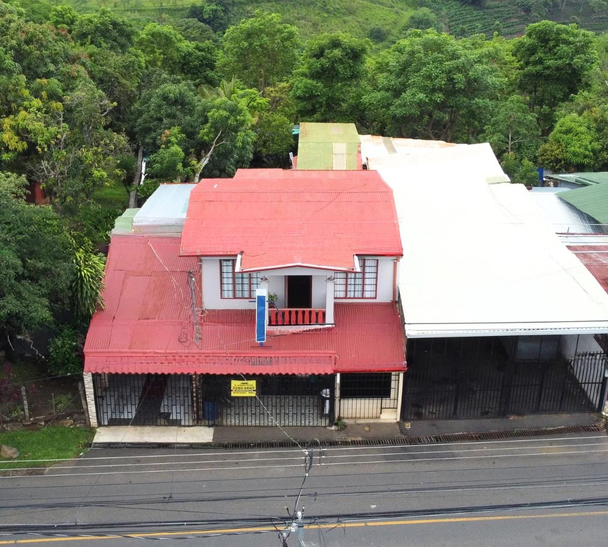 Casa con Local Comercial - Principal