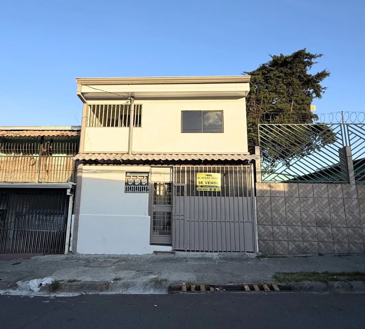 Propiedad de Inversión con 3 Apartamentos - Principal